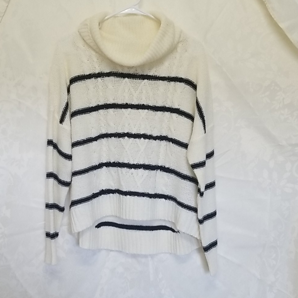 Poof Apparel sweater top sz L.